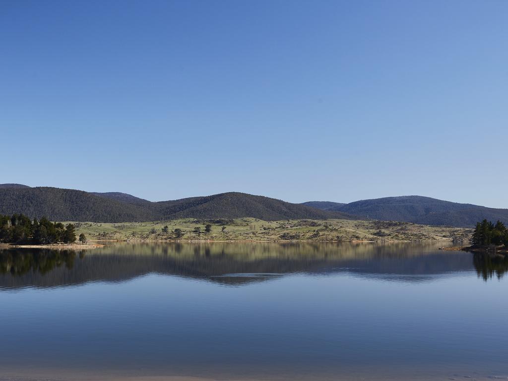 Готель Nrma Jindabyne Holiday Park Екстер'єр фото